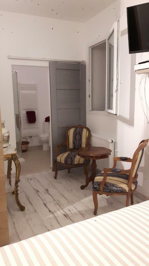 La Longere Des Glycines Bed & Breakfast Egligny Eksteriør bilde