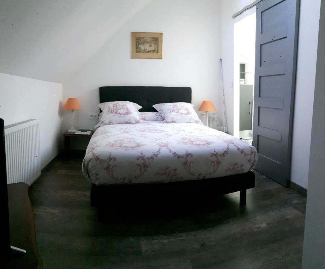 La Longere Des Glycines Bed & Breakfast Egligny Eksteriør bilde